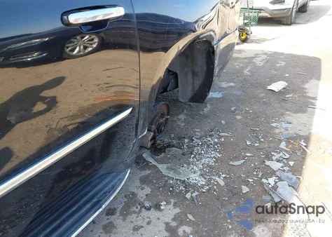 2017 Cadillac Escalade Esv Luxury z USA, uszkodzony, nr VIN 1GYS3HKJ2HR380674